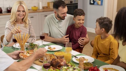 „Așa ar trebui să mănânce întreaga familie”. Înainte să înceapă școala, iată ce alimente spune o nutriționistă americană că sunt cele mai bune și pentru copii