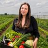 VIDEO | Ladies & business (Episodul 14) | De la afacerea de familie la o cooperativă construită pentru stabilitate / Alice Spiridon, inginer horticol: „Lucrez de la 19 ani în agricultură. În acest domeniu, o femeie îndeplinește mai multe roluri în același timp”