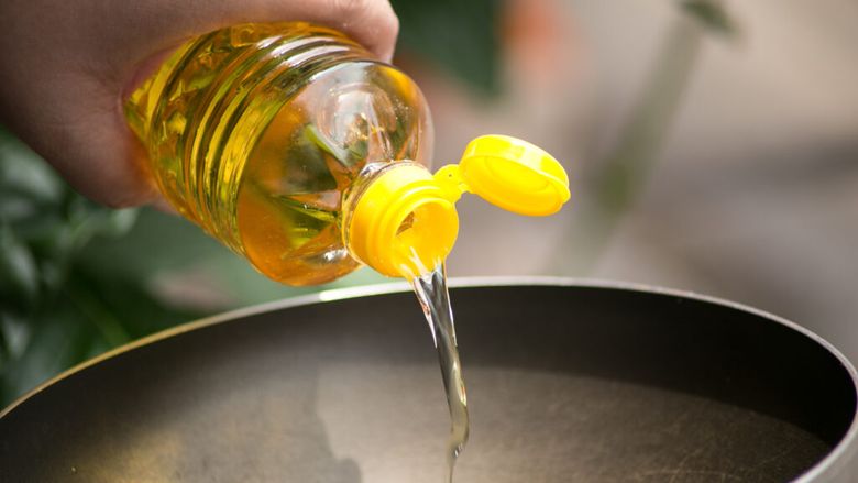 Uleiul de floarea-soarelui provoacă inflamație? Ce spun specialiștii despre uleiurile din semințe