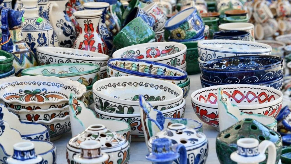 Produse alimentare tradiţionale la Târgului Meşterilor Populari, deschis de vineri până duminică la Craiova