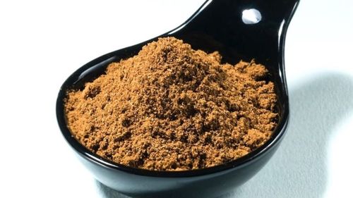 Amestec de condimente cu arome de Crăciun bun la toate. Cum se prepară pisto napoletano, de folosit acasă sau de oferit cadou de sărbători