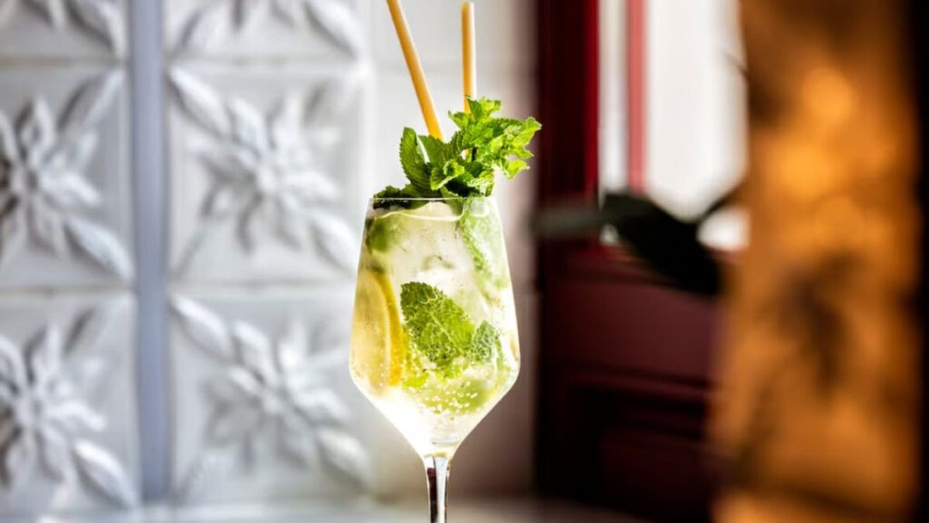 Cocktailul făcut cu vin de Jerez - la modă în această vară în Spania și Europa