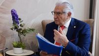 VIDEO Ce mănâncă un creier sănătos Vladimir Ciurea: „Proteinele și acizii grași nesaturați stau la baza creierului” / Peștele gras, carnea de curcan, verdețurile și usturoiul, printre recomandările neurochirurgului