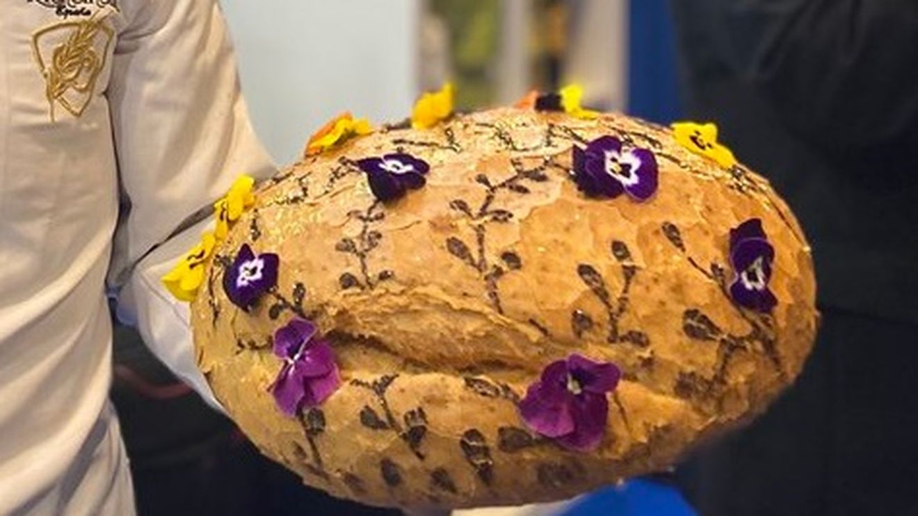 Incredibil! Un brutar spaniol produce pâine placată cu aur, cea mai scumpă pâine din lume