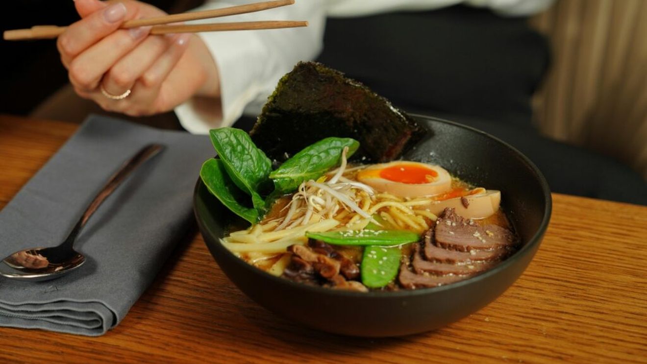 Ar putea fi deficitul de fier vinovat de faptul că te simți mereu obosit?/ Carnea, ficatul, nucile, semințele, cerealele integrale, spanacul și fasolea sunt doar câteva dintre alimentele bogate în fier