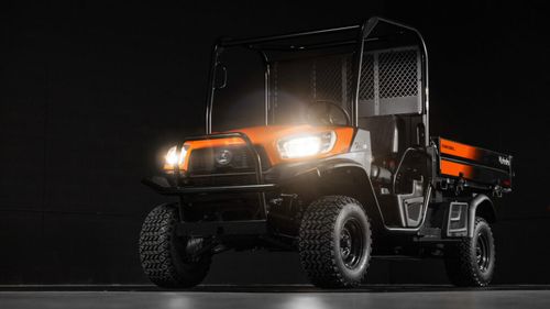 Blake Shelton a prezentat noul „membru” al familiei de la ferma pe care o deține cu Gwen Stefani în Oklahoma: un vehicul Kubota RTV-X1130