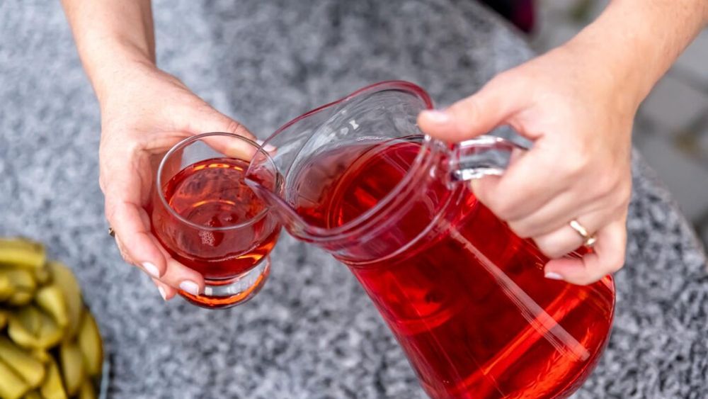 Ceaiul de ghimbir cu sfeclă, o băutură veche cu reputație terapeutică / Specialiștii vorbesc despre efectul pe care îl are asupra tensiunii arteriale