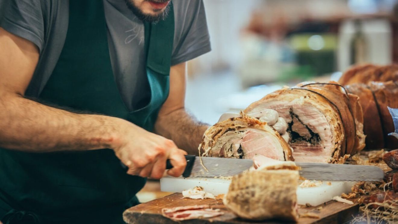 De la companiile aeriene, giganții din retail și până la restaurante, tot mai multe industrii își adaptează ofertele pentru a atrage clienți cu venituri mari  / Fenomenul, pe fondul stagnării cheltuielilor de consum ale celor cu venituri mai mici