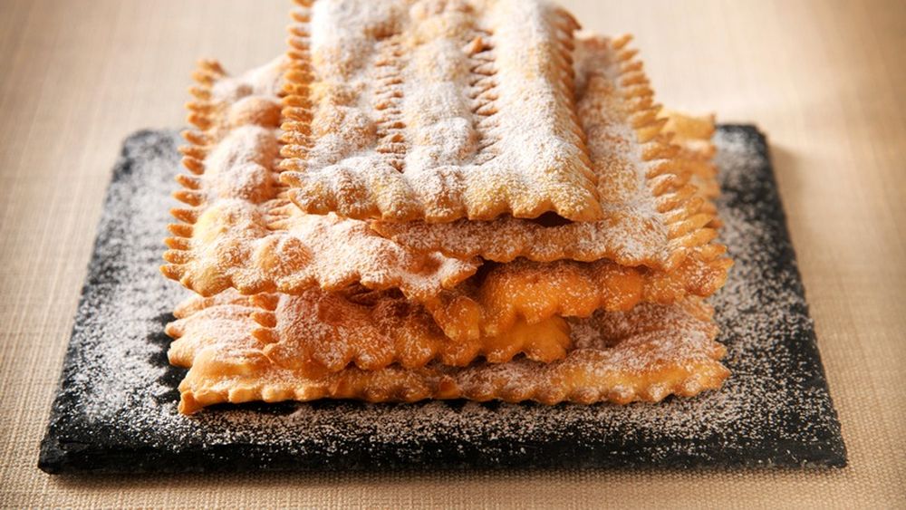 Ceva dulce. Chiacchiere, cele mai populare dulciuri care se mănâncă peste tot în Italia în perioada Carnavalului