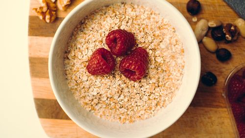 Te ajută fulgii de ovăz să ai scaun dimineața? Alte soluții eficiente pentru a merge la toaletă