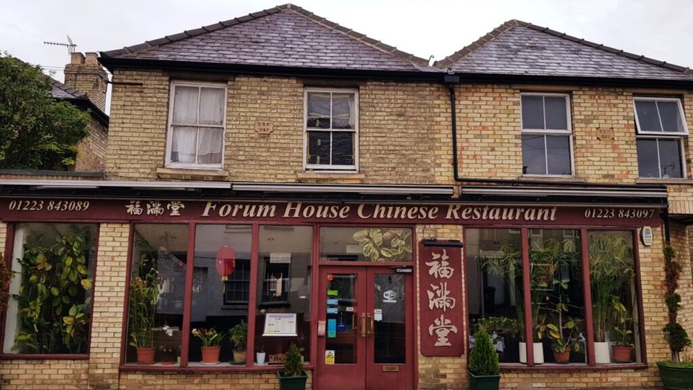 Proprietarului unui restaurant din UK a verificat timp de o săptămână înregistrările de pe telecamerele interne pentru a demonstra unui client că recenzia negativă pe care o lăsase despre consumație nu corespundea faptelor