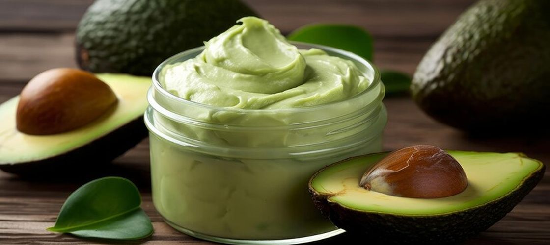 Avocado, printre cele mai recomandate alimente pentru bebelușii care încep diversificarea. Ce beneficii aduce dezvoltării copilului
