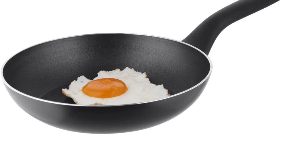 Lidl vinde o tigaie la prețul unei cafele în oraș / Vasul de gătit costă 17,99 lei și este în oferta din această săptămână