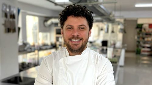 Chef fără secrete | Vlad Pădurescu vrea mici cu identitate regională: „Suntem mâncători de mici, dar nu producători de mici”