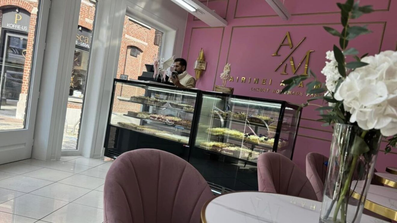 O ieșeancă și-a deschis cofetărie cu prăjituri românești într-un orășel din Belgia / Totul a început când pregătea prăjituri acasă pentru familie, însă ulterior a realizat că există potențial pentru a transforma totul într-o afacere de succes