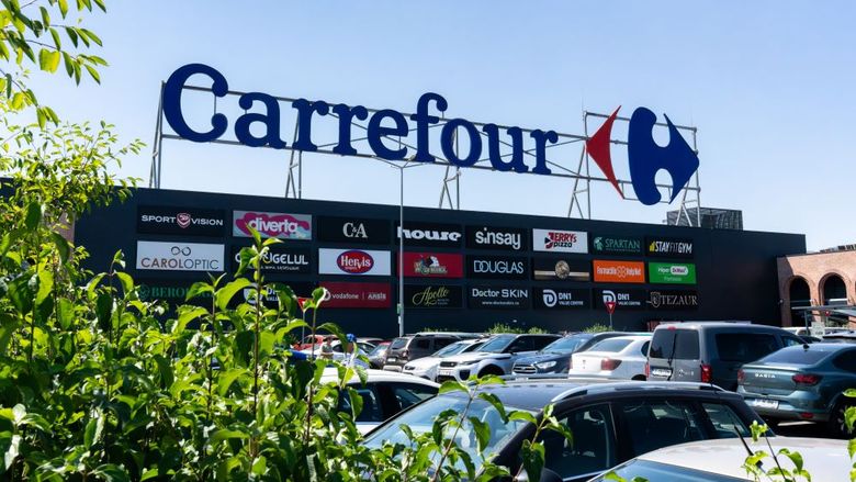 Carrefour oprește importurile pentru mai multe legume și fructe de sezon / Roșiile, cireșele și vinetele provin exclusiv din România