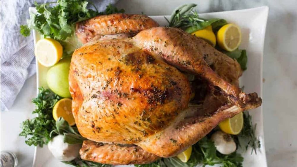 Cum prepară americanii cel mai sănătos curcan de Ziua Recunoștinței / Nutriționiștii explică trucurile pentru un preparat sănătos / Rețetă de curcan ca la Thanksgiving day