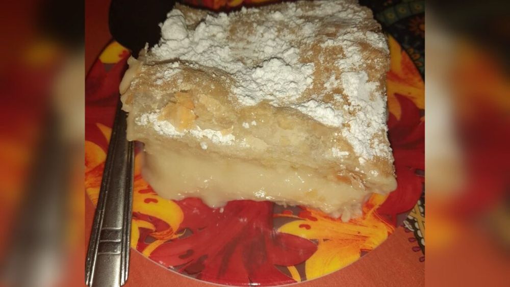 Rețetele bunicii: Cremșnit cum făcea bunica doar o dată-n an