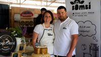 VIDEO | Bömbi, brandul de lactate premium din Tușnad, ajuns pe podiumul mondial al bânzeturilor: „Ferma nu este doar un loc de muncă, ci modul nostru de viață”