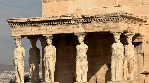 Ciuperci folosite în Grecia și Roma antică de preotese pentru a crea halucinaţii psihedelice în timpul ritualurilor/ Se consuma un elixir misterios, kykeon, preparat din orz şi aromatizat cu mentă