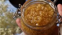 VIDEO | Dulceața de soc, parfumul verii pus în borcan / Cum prepari rețeta simplă care transformă florile într-o delicatesă