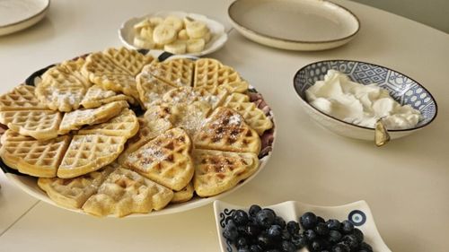Chaffles - gofre keto cu brânză, delicioase și ușor de făcut/ Pot înlocui pâinea de sandviș sau se servesc împreună cu ingrediente dulci ori sărate