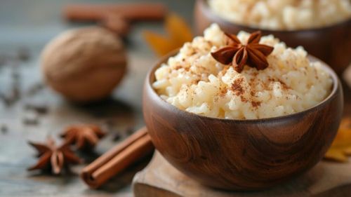 Ca să-ți iasă un orez cu lapte cum făcea bunica, măsoară exact cantitățile/ Cât orez și cât lapte se pun în acest desert îndrăgit de toată lumea și care e ingredientul secret pe care să-l adaugi la final