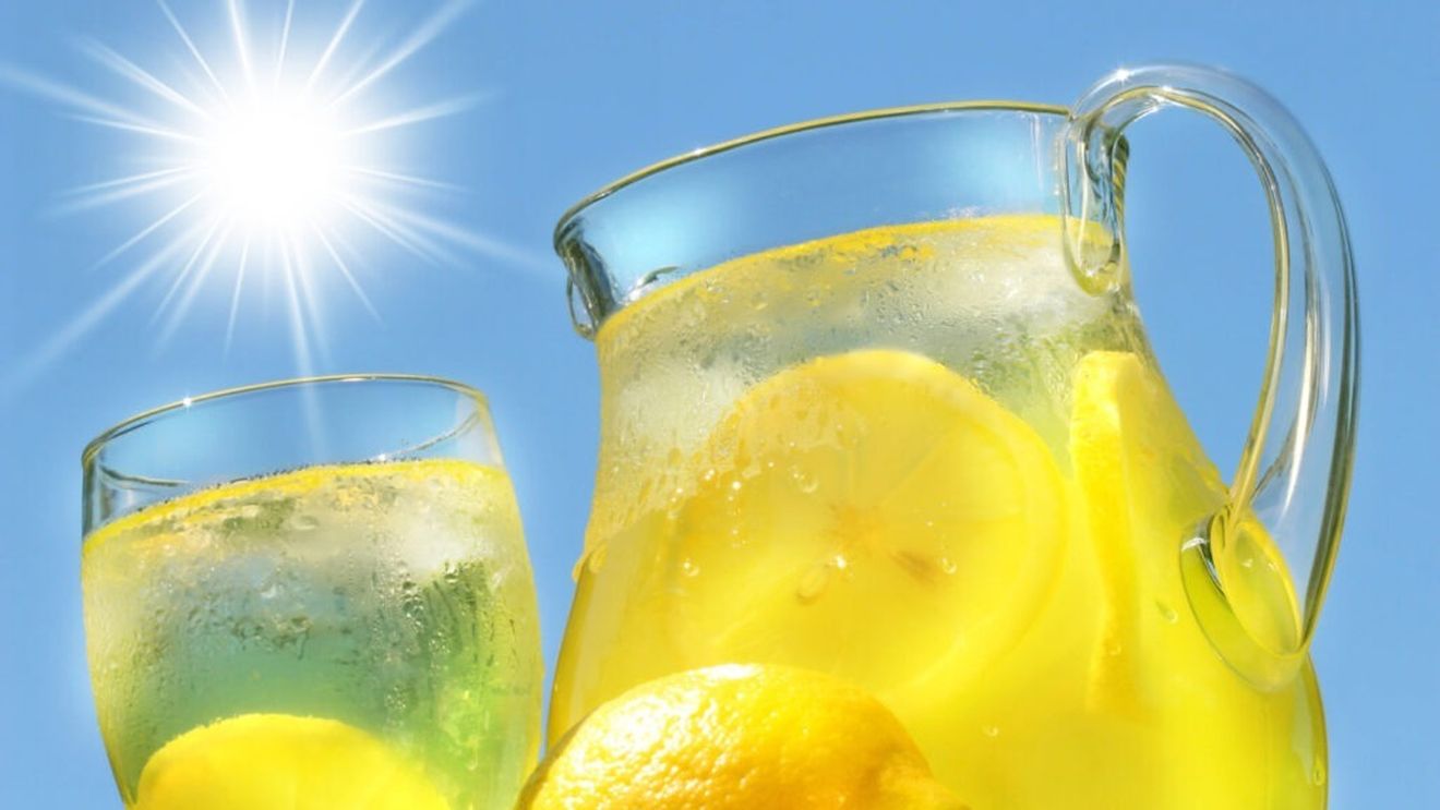 De ce e recomandat să consumi o lămâie pe zi și în ce situații acest obicei este contraindicat, conform nutriționiștilor