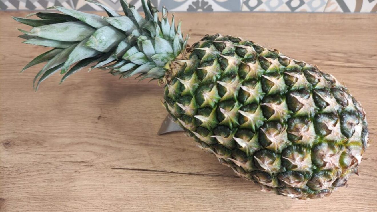 VIDEO | ABC în bucătărie: Cum să cureți un ananas și să îl tai în rondele sau în bucăți