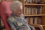 Fuma, bea vin, mânca un kilogram de ciocolată pe săptămână și a trăit 122 de ani. Povestea controversată a celei mai longevive femei din lume