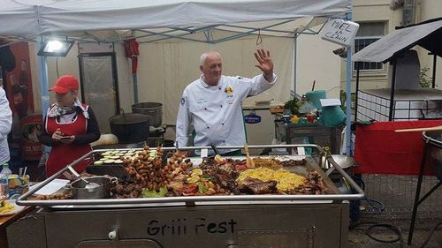 Cel mai mare festival de barbeque din Europa se va desfăşura în perioada 10-12 mai la Lagoo Snagov / 200 de chefi din zece țări vor găti la GrillFest / Premiera absolută: burgerul din carne de crocodil