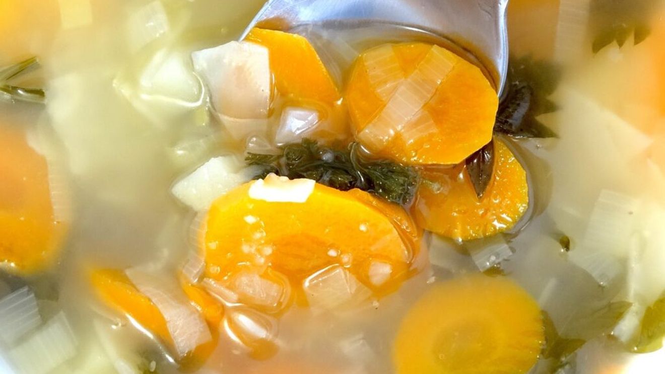 Alimente care sunt ușor de digerat/Specialiștii au identificat patru grupe de alimente recomandate după o indigestie sau un deranj stomacal