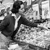 Cum arătau cumpărăturile în anii ’60 / Fotografiile de arhivă dintr-o publicație americană dezvăluie cât costau alimentele și cum s-au schimbat obiceiurile de consum