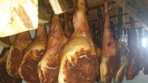 Cât de mare este deficitul comercial al României la capitolul produse de carne / Acesta depășește deja 1,7 miliarde de euro/ Vulnerabilitate: România a ajuns total dependentă de importul cărnii de porc