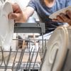 Mașina de spălat vase poate economisi apă / Cele mai frecvente greșeli care îi reduc eficiența și îi scurtează viața