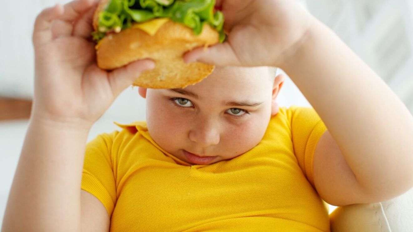 Rata de obezitate în rândul adolescenţilor creşte alarmant în SUA / Printre soluții: modificări ale alimentaţiei și creşterea nivelului de activitate fizică