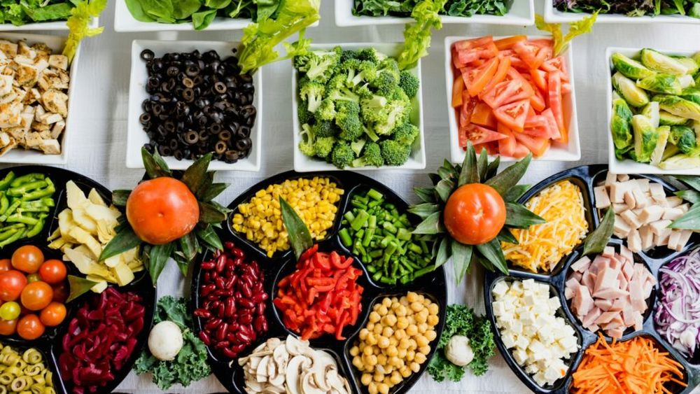 Un nutriționist italian de renume mondial recomandă 4 alimente: pește, legume, leguminoase și cereale. Dieta longevității, un decalog alimentar inspirat din zonele blu unde oamenii trăiesc cel mai mult