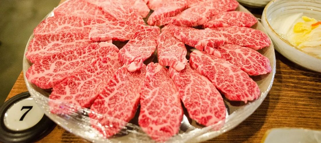 Cum recunoști carnea Wagyu falsă și eviți să plătești prea mult / Experții explică semnele la care trebuie să fii atent