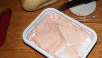 Salată de icre retrasă din magazinele Profi după depistarea bacteriei Listeria monocytogenes