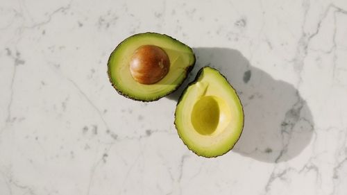 Fructul care i-a zăpăcit pe români: importul de avocado a depășit 1.000.000 de euro anual; acum zece ani, era sub 8.000 de euro!