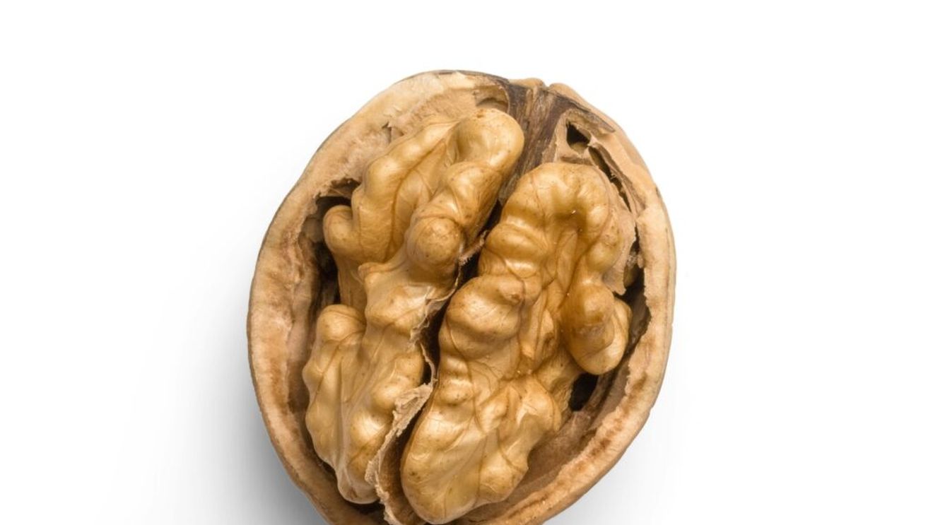 Nuci crude sau prăjite? Ce variantă păstrează mai bine omega-3 și antioxidanții, potrivit specialiștilor