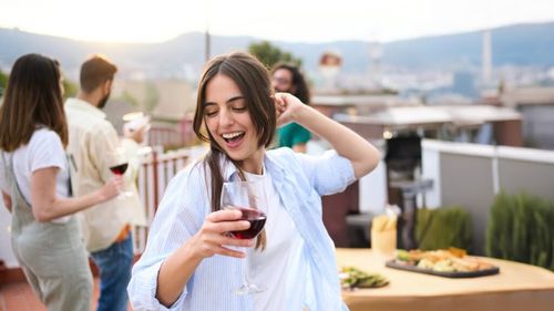 Un toast pentru vară: Arezan, vinul cu care începi și termini orice petrecere