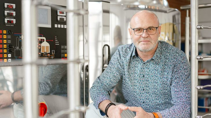 VIDEO-INTERVIU | Prima bere artizanală fără alcool certificată ecologic din România / Daniel Pană: „O microberărie nu poate concura cu producătorii mari pe volum și preț”. „O bere fără alcool bună nu se obține doar scoțând alcoolul din ecuație”