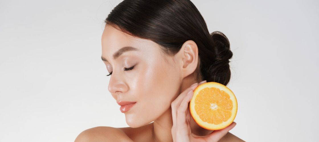 Vitamina care ajută pielea să producă mai mult colagen / Cercetătorii spun că efectele se văd din interior, nu din creme / Un studiu arată că alimentația poate stimula direct regenerarea celulară
