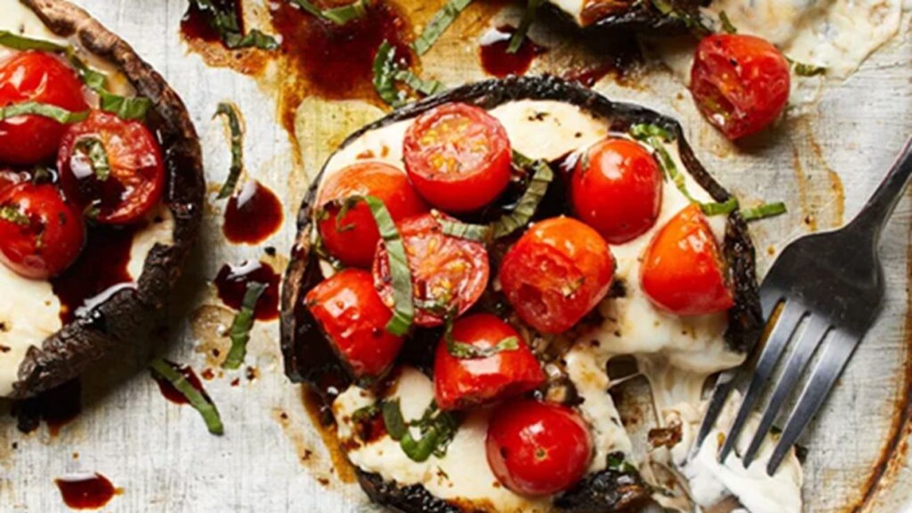 Ciuperci Portobello umplute în stil Caprese / Un prânz delicios, ușor și numai bun pentru o duminică în familie