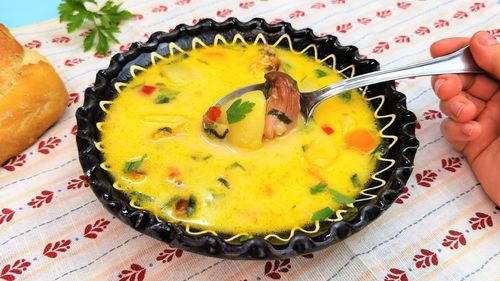 Ciorbă de cartofi ca în Ardeal, cu afumătură și smântână/Rețeta pe care o găteau bunicile noastre