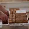 VIDEO | Cel mai lung tiramisu din lume! Celebrul desert a măsurat 440 de metri și a fost preparat de 100 de chefi italieni / Recordul mondial a fost doborât la Londra