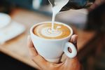 Câte cafele poți bea pe zi fără să-ți afectezi inima? Asociația Americană a Inimii a stabilit limita considerată sigură