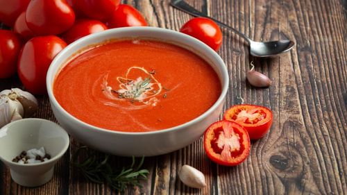 Supa de roșii, gustoasă și sățioasă, perfectă pentru o cină ușoară / Probabil vei dormi mai bine, deoarece are și efect asupra tensiunii arteriale, spun studiile