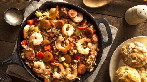 Jambalaya – o rețetă tradițională din Louisiana, care seamănă cu paella spaniolă. O mâncare care se savurează în familie sau într-un grup mai mare
